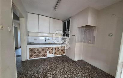 KARŞIYAKA ALAYBEY'DE SAHİLE 1DK. GENİŞ 2+1 SATILIK DAİRE