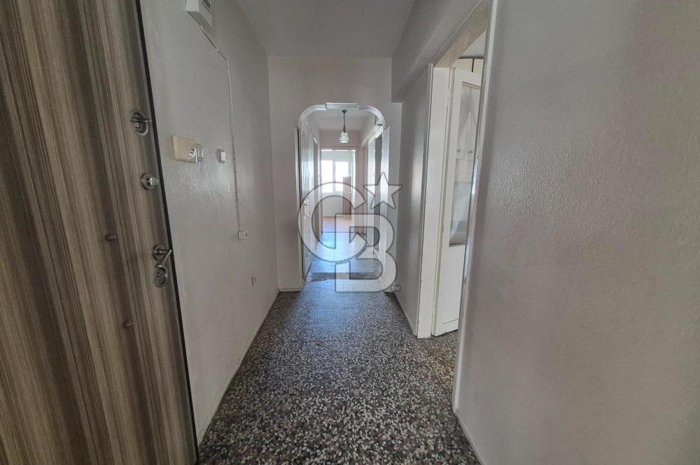KARŞIYAKA ALAYBEY'DE SAHİLE 1DK. GENİŞ 2+1 SATILIK DAİRE
