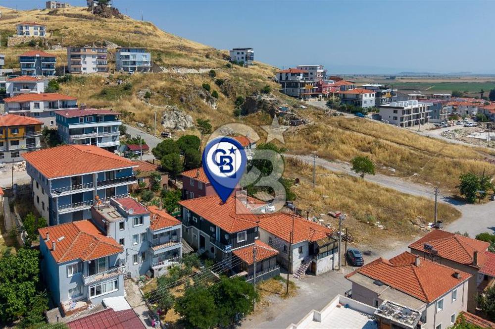 Foça Kazım Dirik Mah. Satılık 1+1 Daire