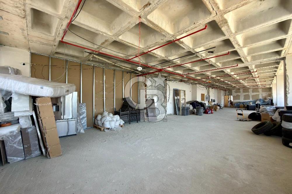 Bahçeşehir Mercedes Bulvarı'nda Satılık 3 Ofis 426 m²