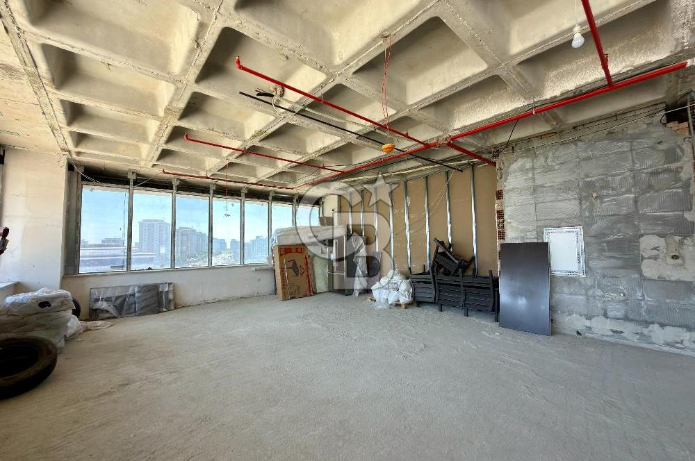 Bahçeşehir Mercedes Bulvarı'nda Satılık 3 Ofis 426 m²
