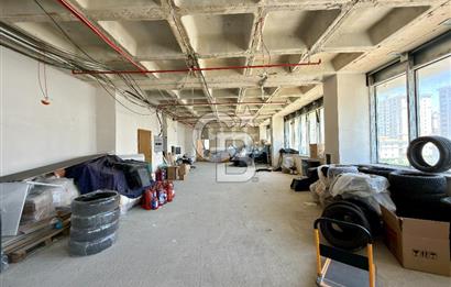 Bahçeşehir Mercedes Bulvarı'nda Satılık 3 Ofis 426 m²