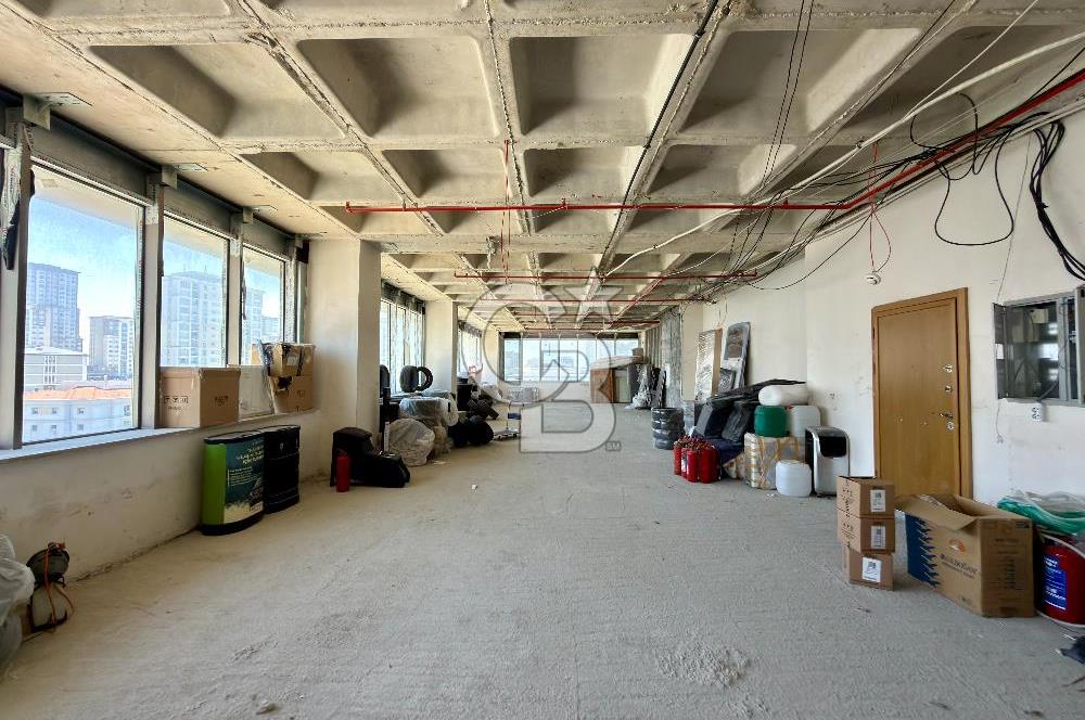 Bahçeşehir Mercedes Bulvarı'nda 132 m² Satılık Ofis