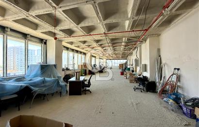 Bahçeşehir Mercedes Bulvarı'nda Satılık 3 Ofis 426 m²