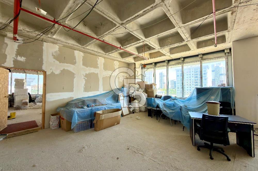 Bahçeşehir Mercedes Bulvarı'nda 132 m² Satılık Ofis