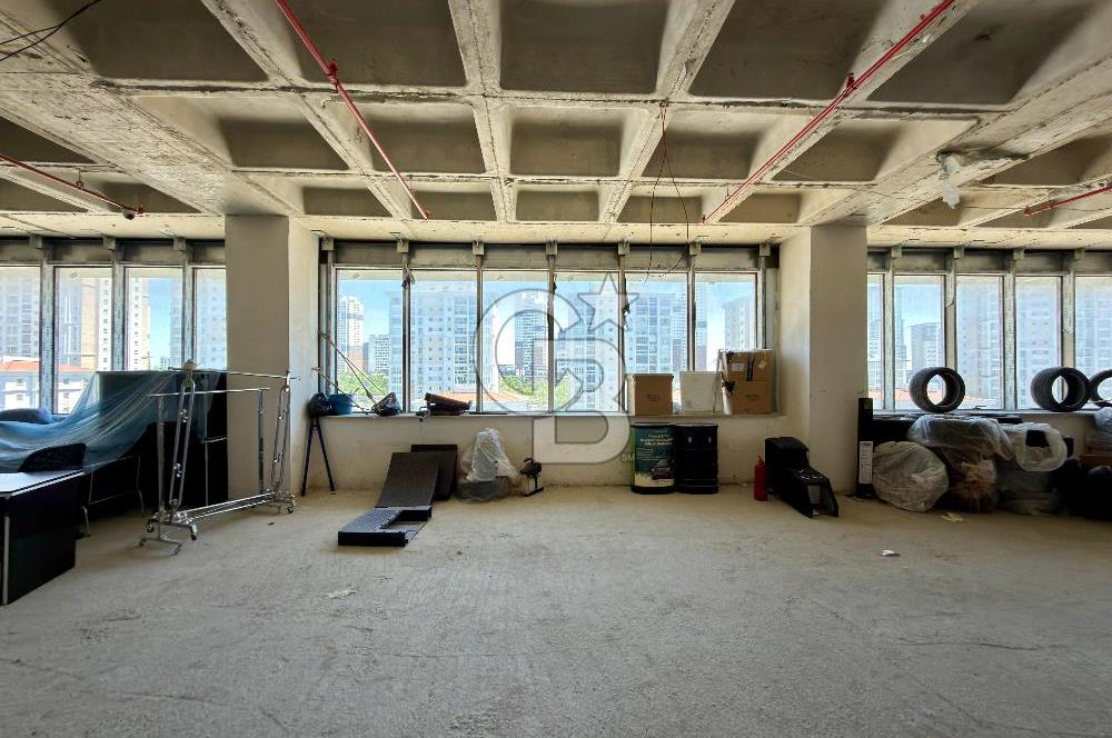 Bahçeşehir Mercedes Bulvarı'nda Satılık 3 Ofis 426 m²