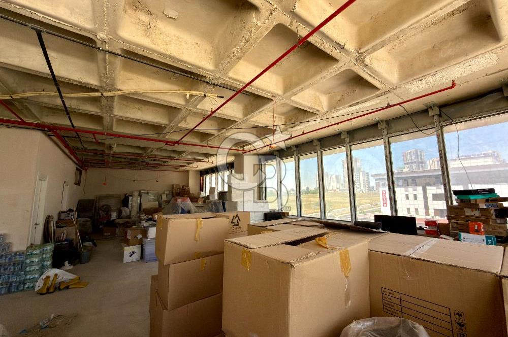 Bahçeşehir Mercedes Bulvarı'nda Satılık 3 Ofis 426 m²