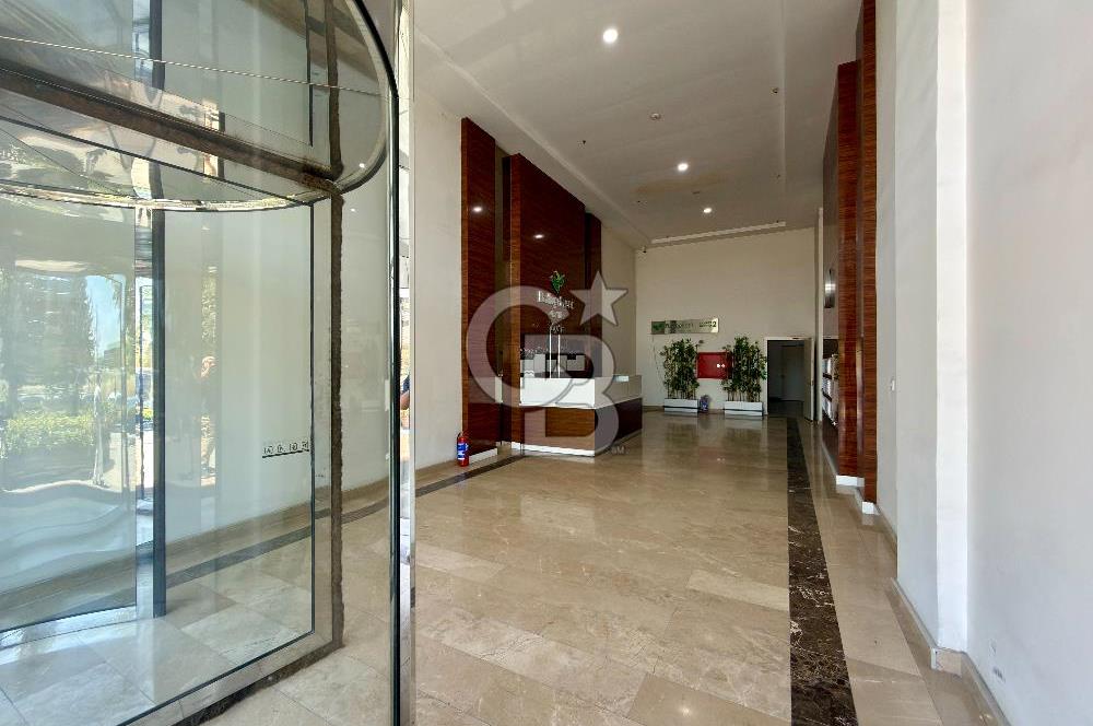 Bahçeşehir Mercedes Bulvarı'nda Satılık 3 Ofis 426 m²