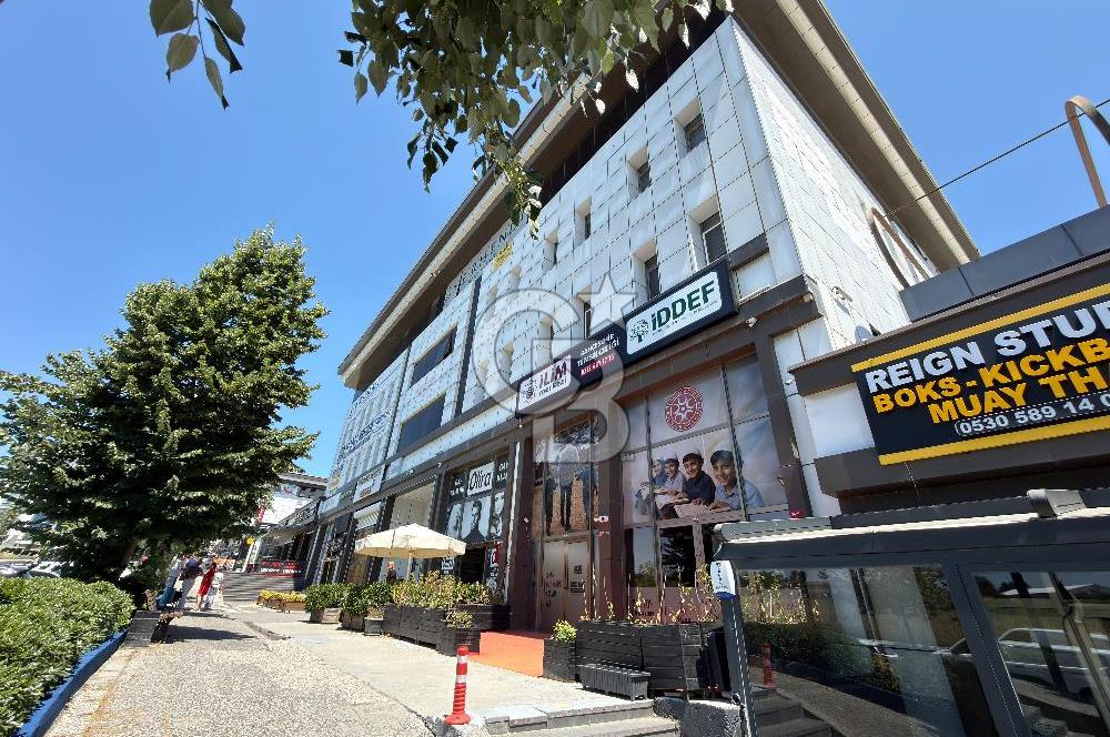 Bahçeşehir Mercedes Bulvarı'nda Satılık 3 Ofis 426 m²