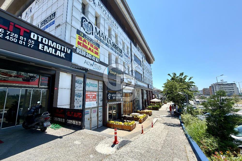 Bahçeşehir Mercedes Bulvarı'nda Satılık 3 Ofis 426 m²