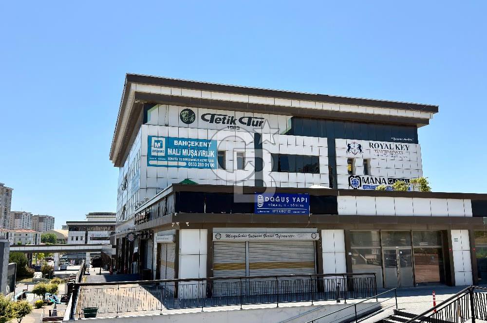 Bahçeşehir Mercedes Bulvarı'nda 132 m² Satılık Ofis