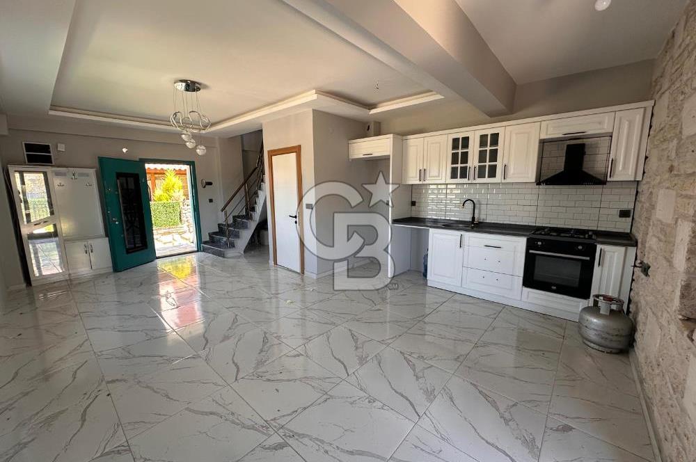 Foça Kazım Dirik Mah. Kiralık Havuzlu 2+1 Villa