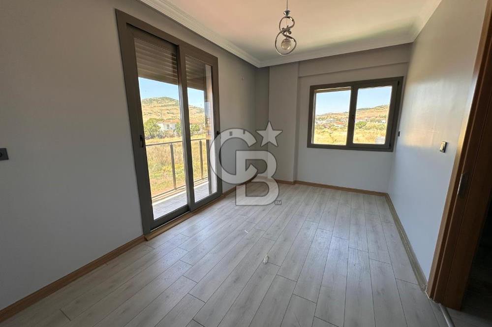 Foça Kazım Dirik Mah. Kiralık Havuzlu 2+1 Villa