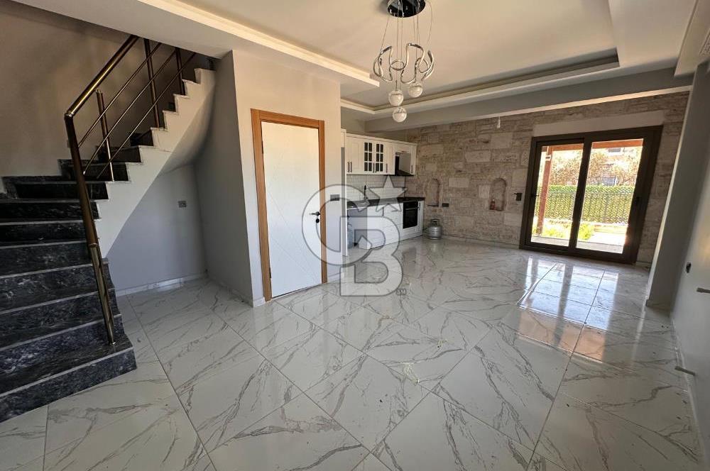 Foça Kazım Dirik Mah. Kiralık Havuzlu 2+1 Villa
