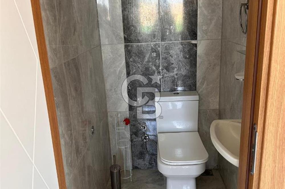 Foça Kazım Dirik Mah. Kiralık Havuzlu 2+1 Villa