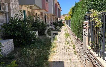 Foça Kazım Dirik Mah. Kiralık Havuzlu 2+1 Villa