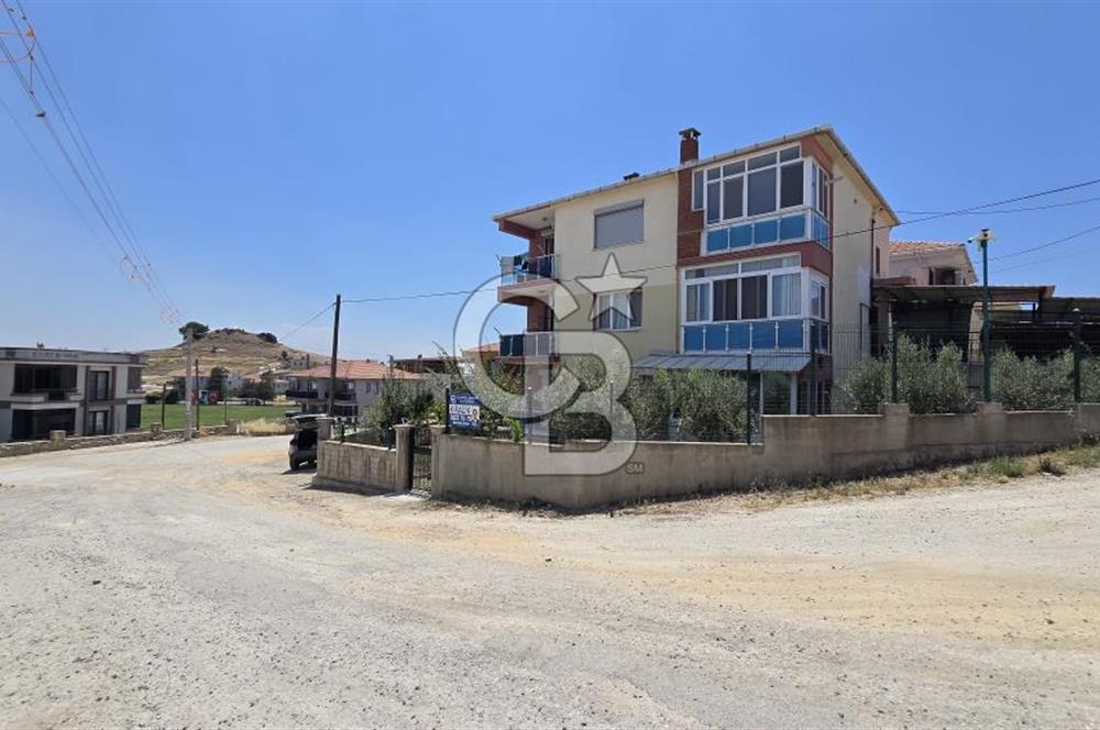Foça Kazım Dirik Mah. Kiralık 2+1 Bahçe Katı Daire