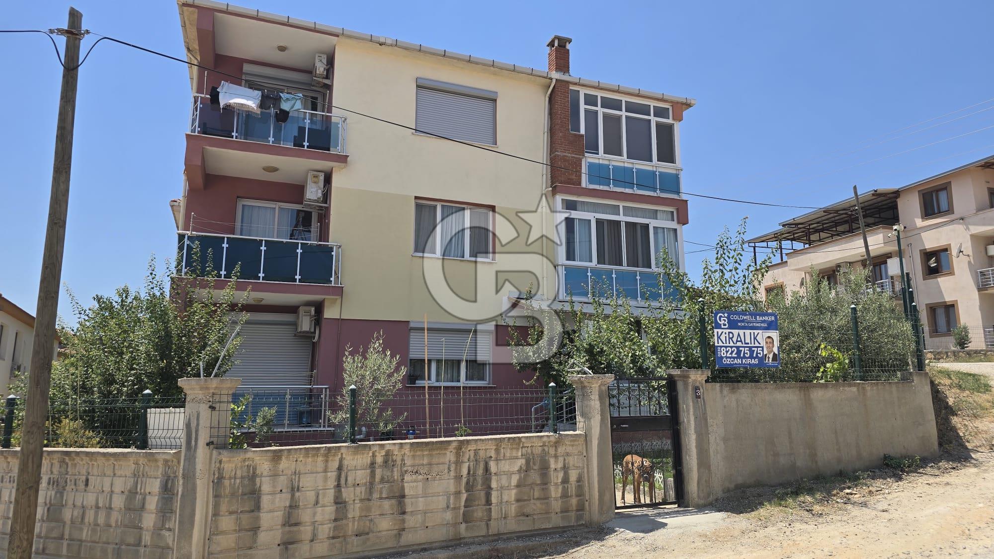 Foça Kazım Dirik Mah. Kiralık 2+1 Bahçe Katı Daire