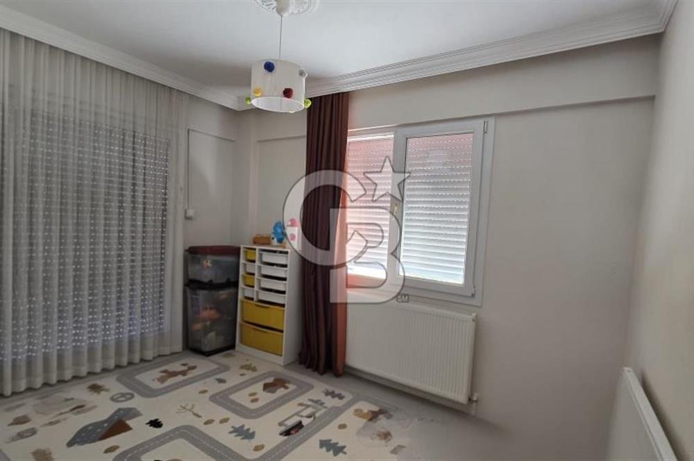 Foça Kazım Dirik Mah. Kiralık 2+1 Bahçe Katı Daire