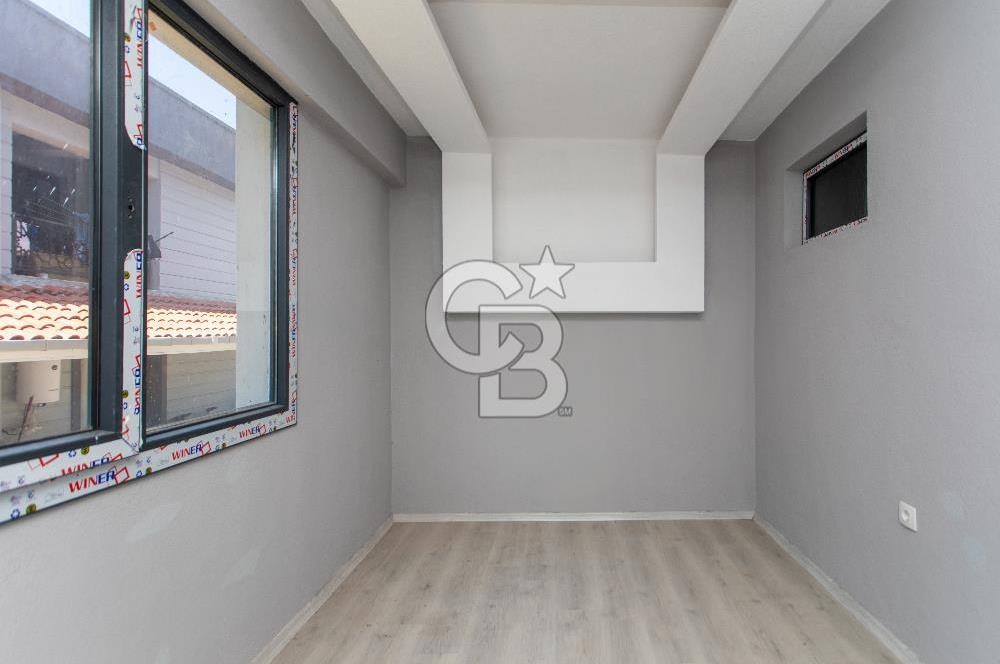 Foça Kazım Dirik Mah. Satılık 2+1 Bahçe Katı Daire
