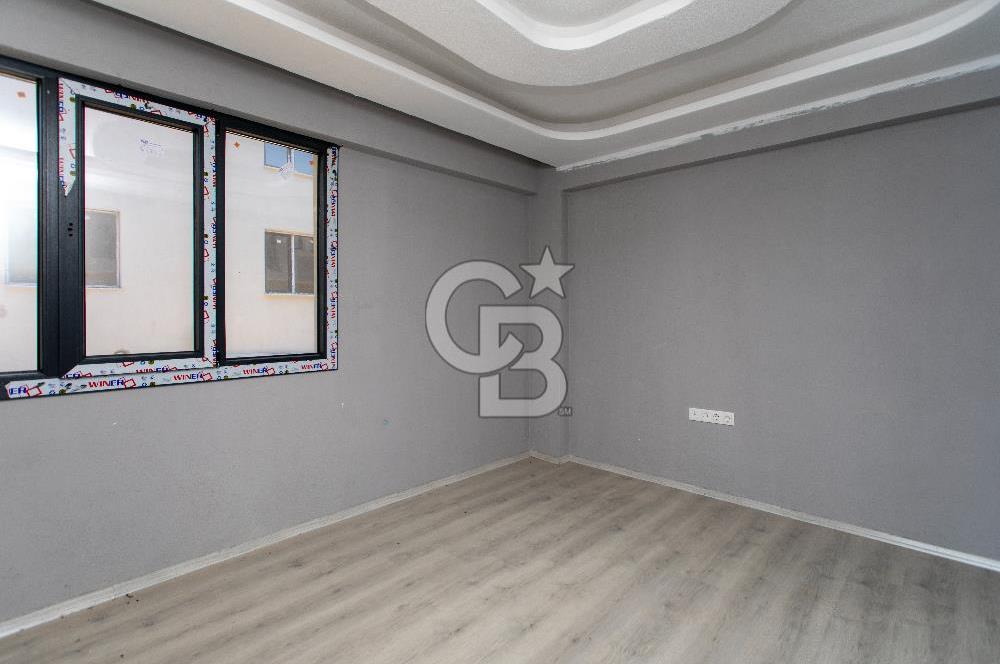 Foça Kazım Dirik Mah. Satılık 2+1 Bahçe Katı Daire