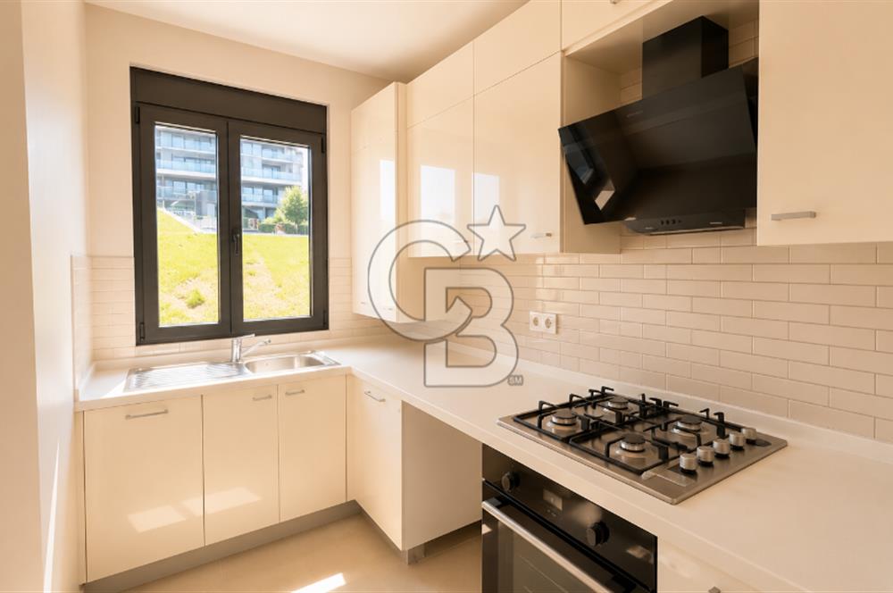 FENERBAHÇE'DE , BAĞDAT CAD. ÜZERİNDE BAHÇE KATI 72 M2 2+1 DAİRE