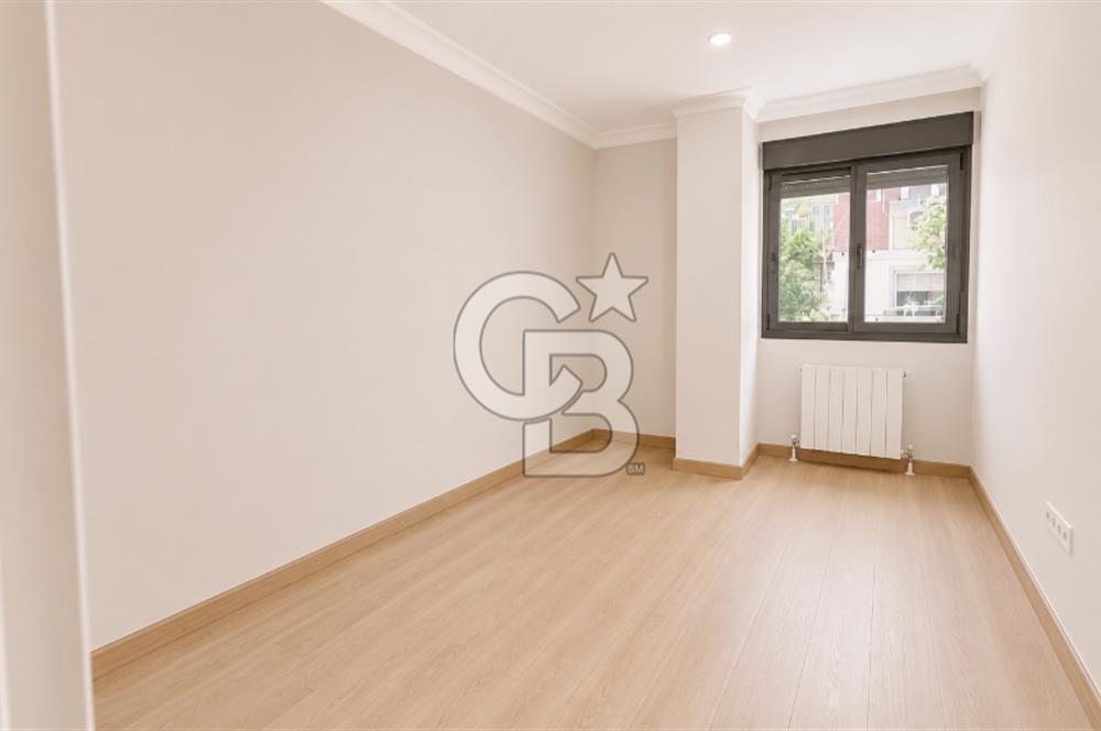 FENERBAHÇE'DE , BAĞDAT CAD. ÜZERİNDE BAHÇE KATI 72 M2 2+1 DAİRE