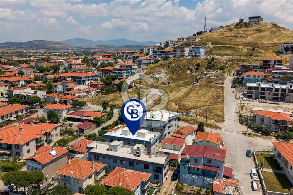 Foça Kazım Dirik Mah. Satılık 2+1 Bahçe Katı Daire