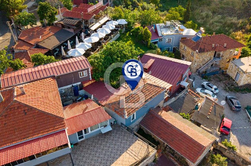 Foça Kozbeyli'de Satılık 3+1 Müstakil Taş Villa