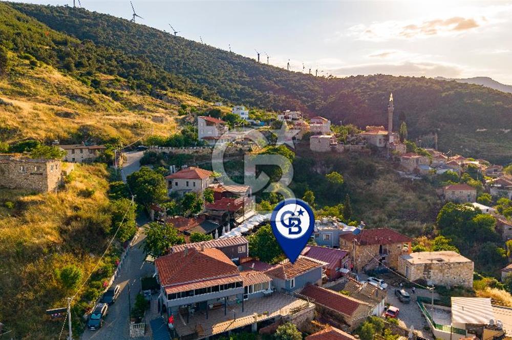 Foça Kozbeyli'de Satılık 3+1 Müstakil Taş Villa