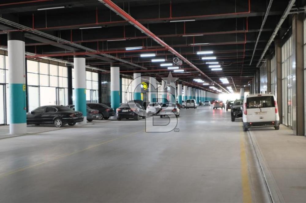 MEGA ŞAŞMAZ'DA GİRİŞ KATINDA SATILIK DÜKKAN