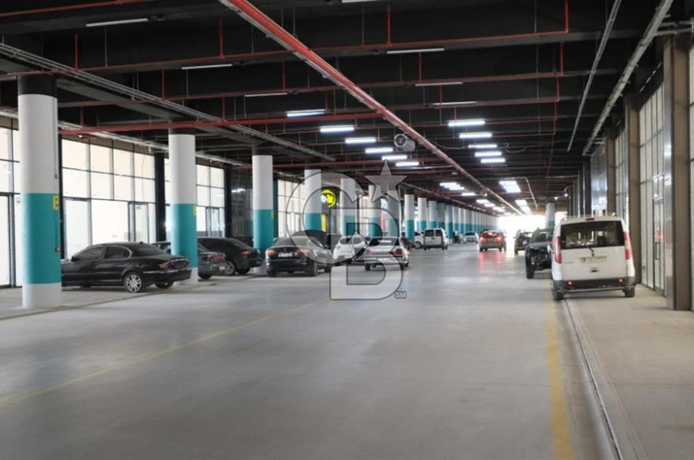 MEGA ŞAŞMAZ'DA YOLA CEPHELİ KİRALIK DÜKKAN