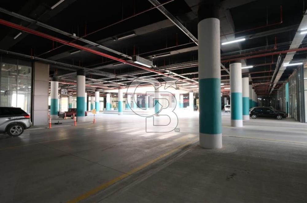 MEGA ŞAŞMAZ'DA YOLA CEPHELİ KİRALIK DÜKKAN