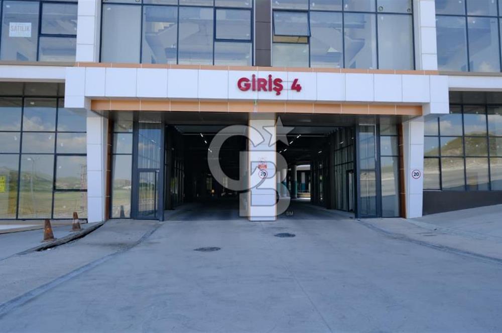 MEGA ŞAŞMAZ'DA YOLA CEPHELİ KİRALIK DÜKKAN