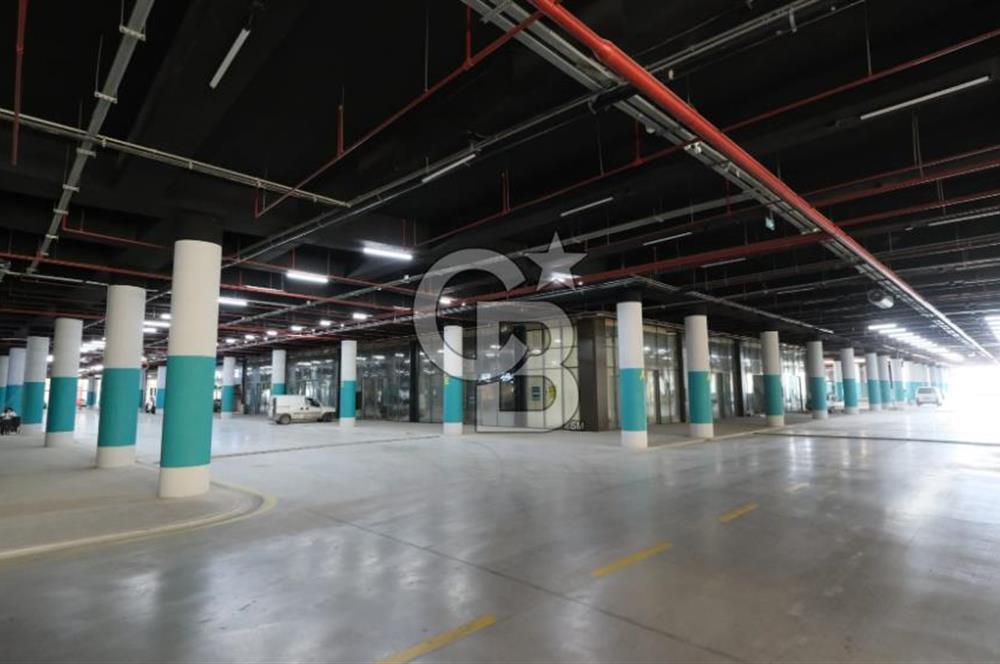 MEGA ŞAŞMAZ'DA YOLA CEPHELİ KİRALIK DÜKKAN