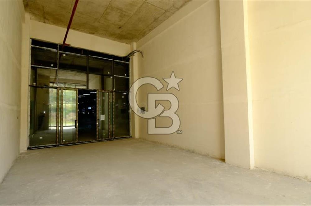 MEGA ŞAŞMAZ'DA GİRİŞ KATINDA SATILIK DÜKKAN
