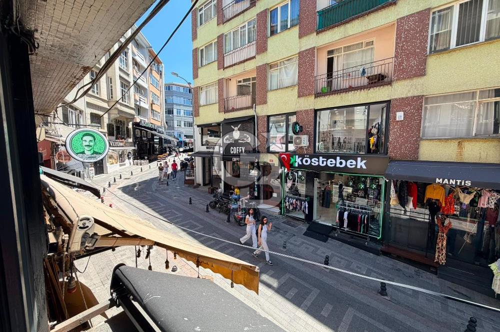 KADIKÖY'DE VİTRİN DEĞERİ YÜKSEK DEVREN KİRALIK TAKI MAĞAZASI