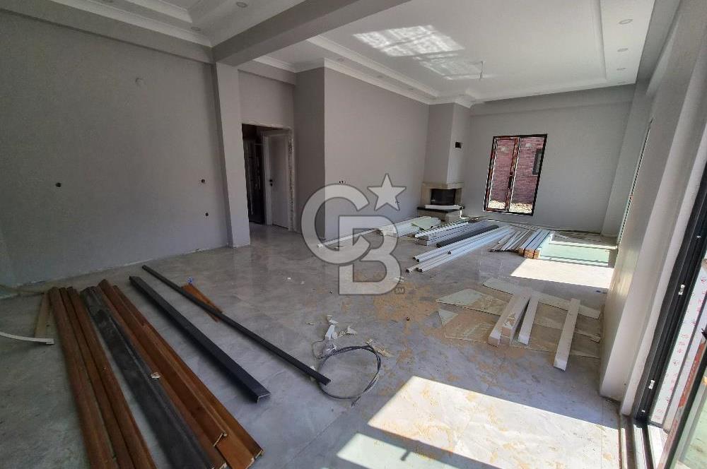 BAŞİSKELE YENİKÖY'DE SİTE İÇİ MÜSTAKİL BAHÇELİ SATILIK 4+1 VİLLA
