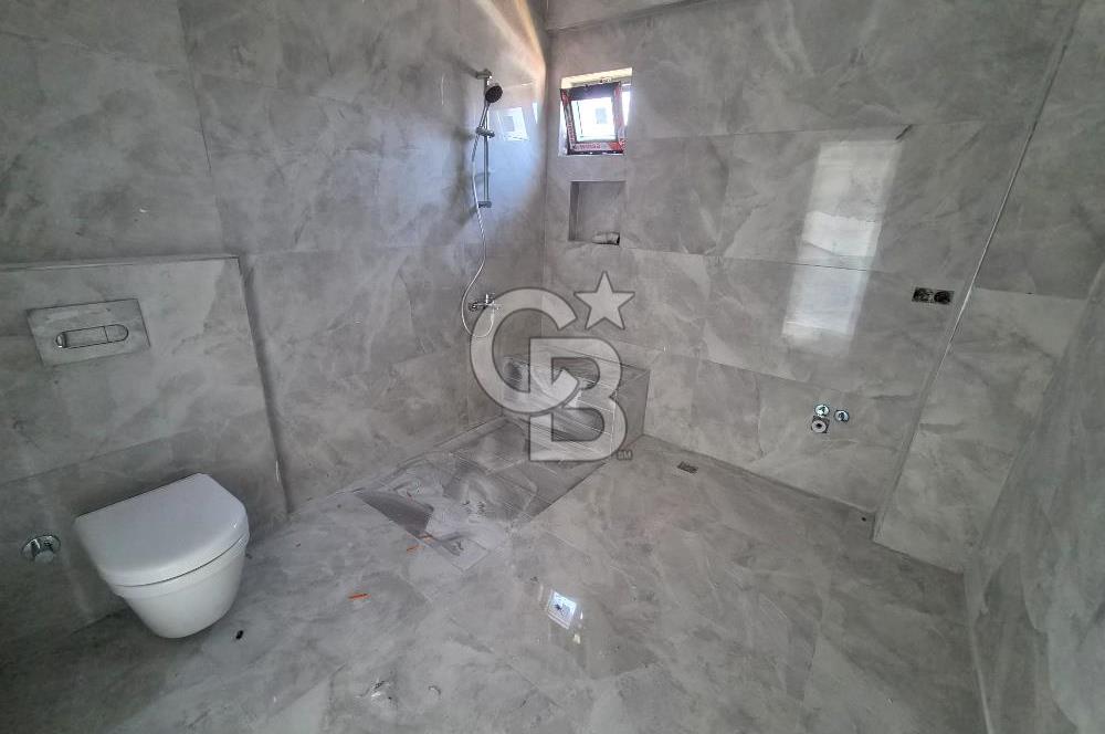 BAŞİSKELE YENİKÖY'DE SİTE İÇİ MÜSTAKİL BAHÇELİ SATILIK 4+1 VİLLA