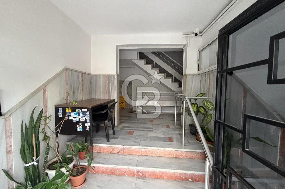 BORNOVA’NIN KALBİNDE HUZURLU BİR MUHİTTE SATILIK 3+1 DAİRE