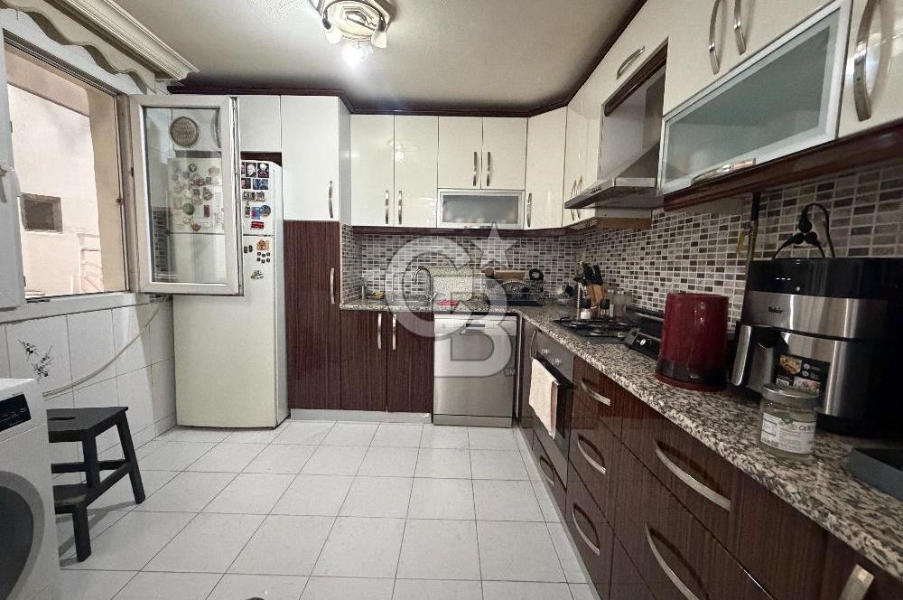 BORNOVA’NIN KALBİNDE HUZURLU BİR MUHİTTE SATILIK 3+1 DAİRE
