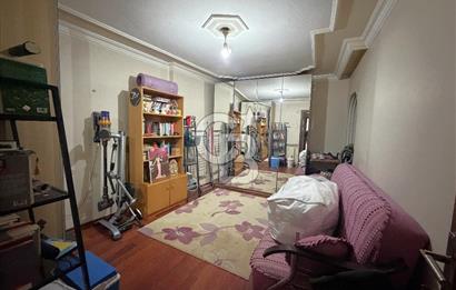 BORNOVA’NIN KALBİNDE HUZURLU BİR MUHİTTE SATILIK 3+1 DAİRE