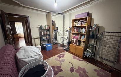 BORNOVA’NIN KALBİNDE HUZURLU BİR MUHİTTE SATILIK 3+1 DAİRE