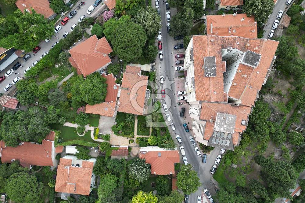 BORNOVA’NIN KALBİNDE HUZURLU BİR MUHİTTE SATILIK 3+1 DAİRE