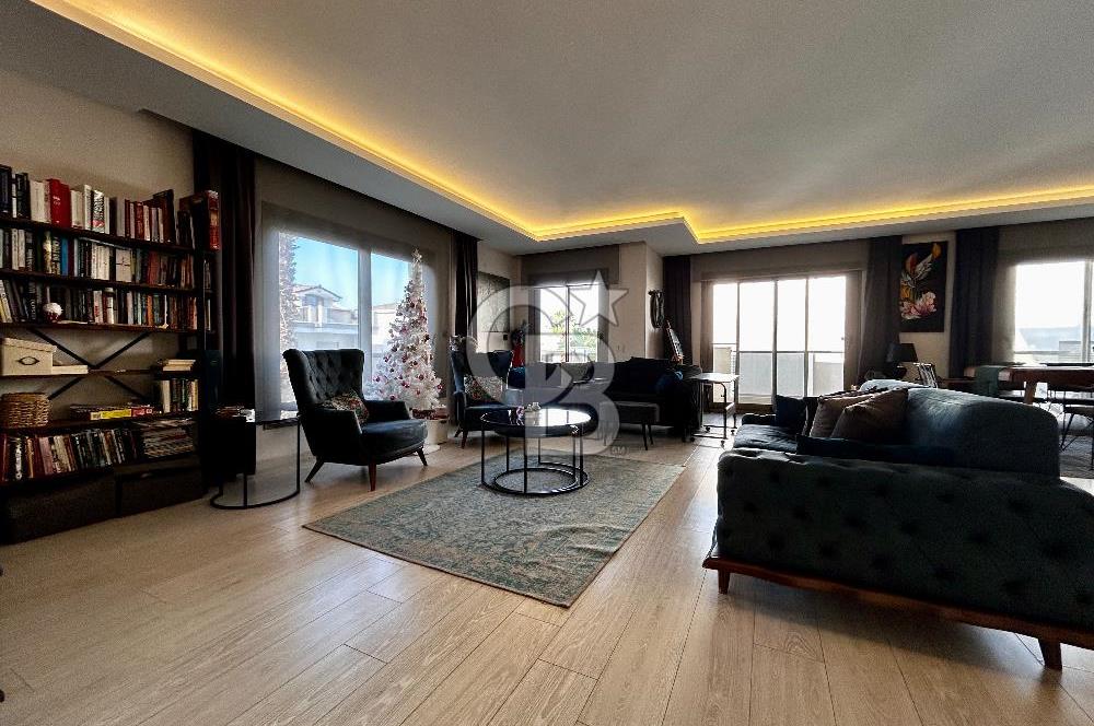 Urla Casablanca Sitesinde Havuz Cepheli 3+1