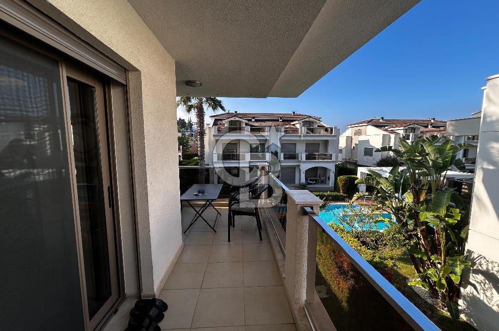 Urla Casablanca Sitesinde Havuz Cepheli 3+1