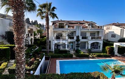 Urla Casablanca Sitesinde Havuz Cepheli 3+1