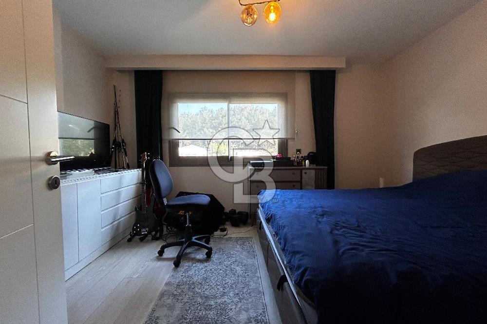 Urla Casablanca Sitesinde Havuz Cepheli 3+1