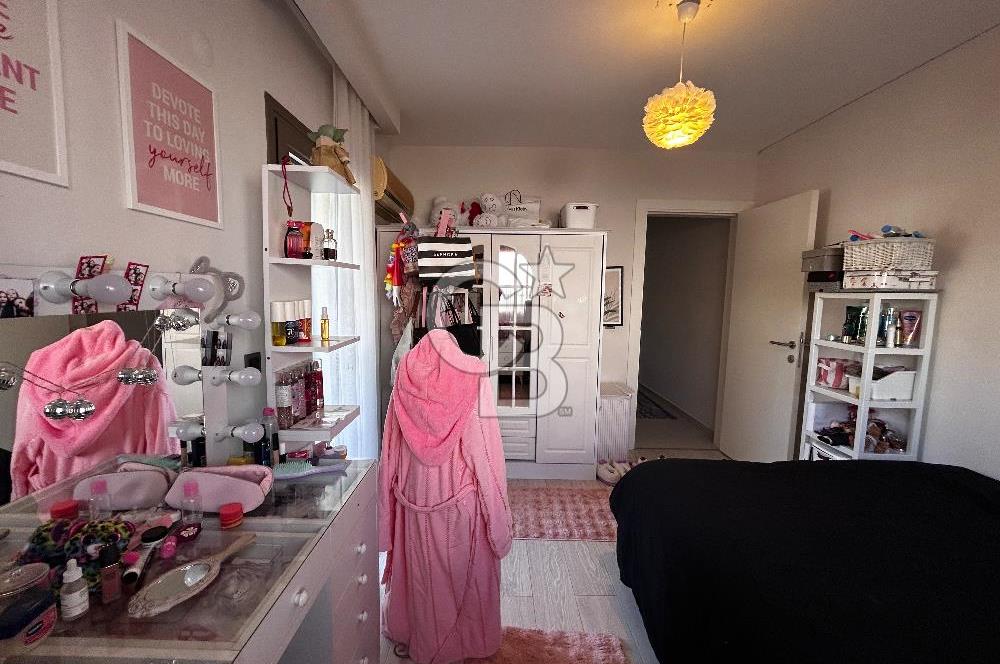 Urla Casablanca Sitesinde Havuz Cepheli 3+1