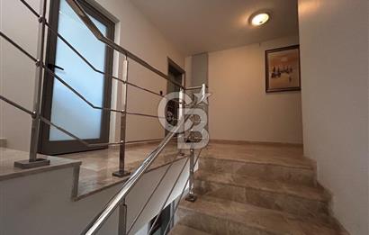 Urla Casablanca Sitesinde Havuz Cepheli 3+1